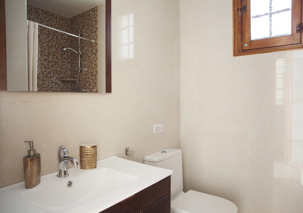 Aparteasy - Authentic Family Apartment Barcelona Buitenkant foto