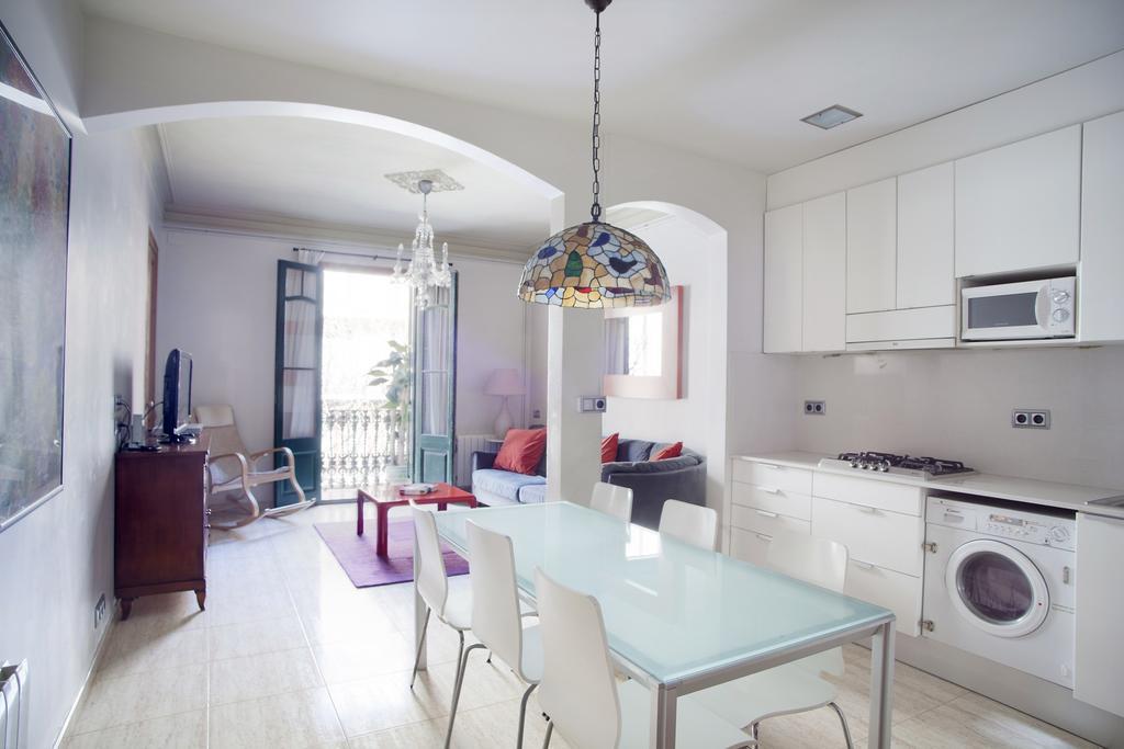 Aparteasy - Authentic Family Apartment Barcelona Buitenkant foto