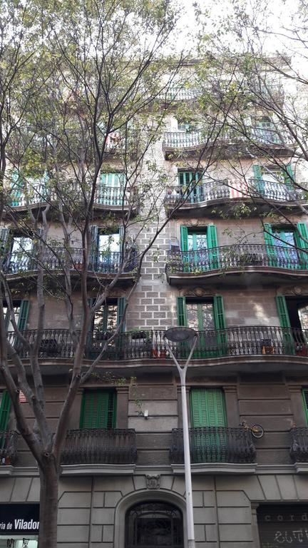 Aparteasy - Authentic Family Apartment Barcelona Buitenkant foto