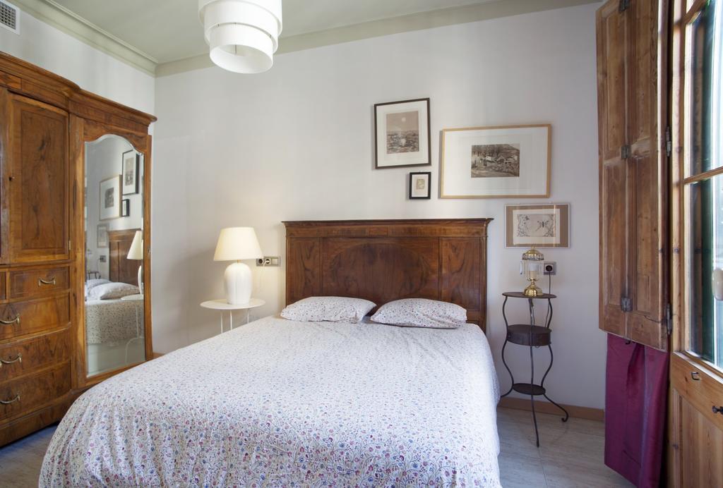 Aparteasy - Authentic Family Apartment Barcelona Buitenkant foto